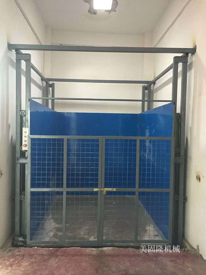 四平导轨式升降货梯价格