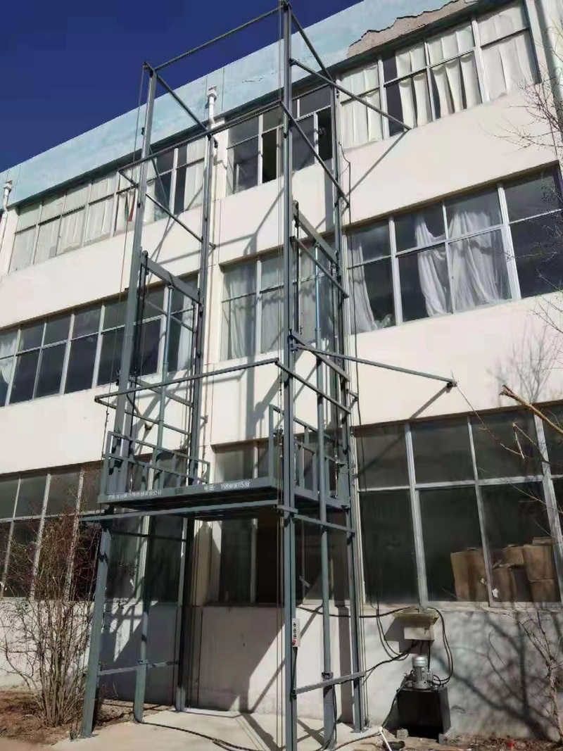 四平室外贴墙货梯